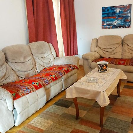 Jessy Lovely Apartment In Heliopolis Kairo Exterior foto